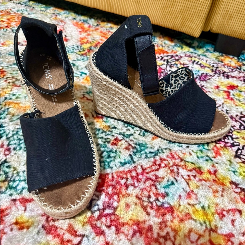 TOMS Black Wedge Espadrilles | Size 6| Canvas Summer Shoes